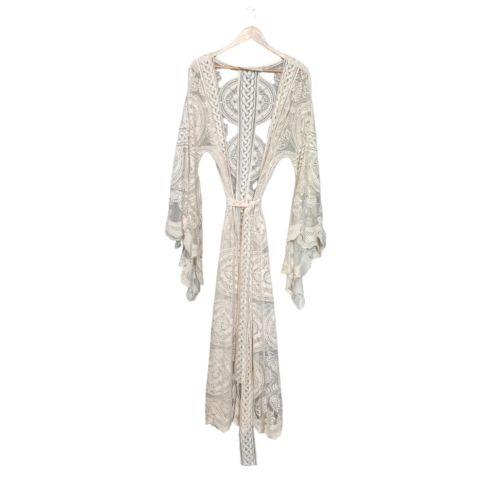 JEN"S PIRATE BOOTY Lace Kimono